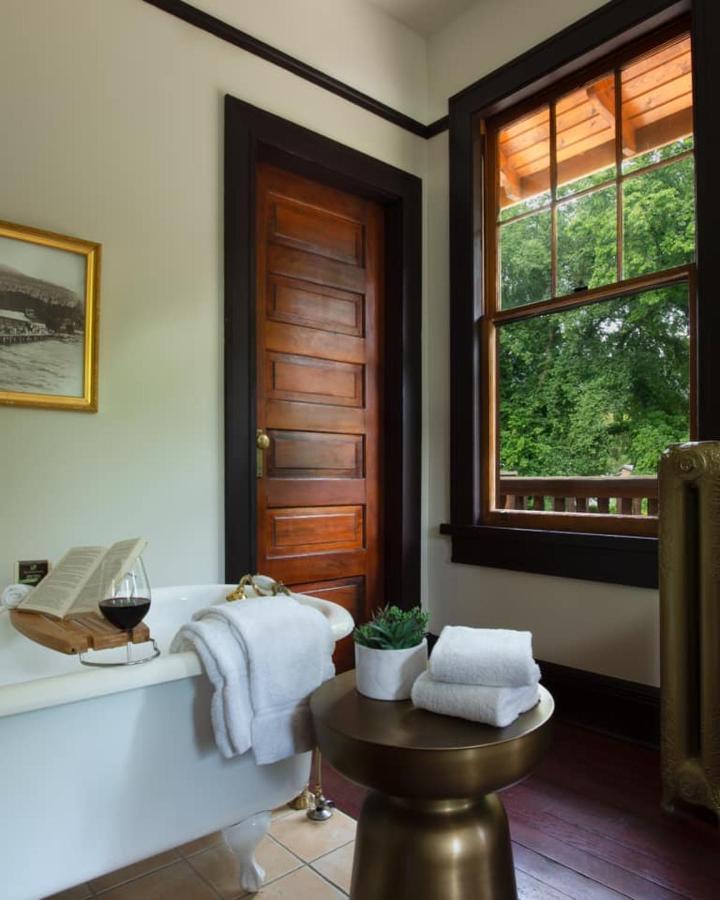Naramata Inn 外观 照片