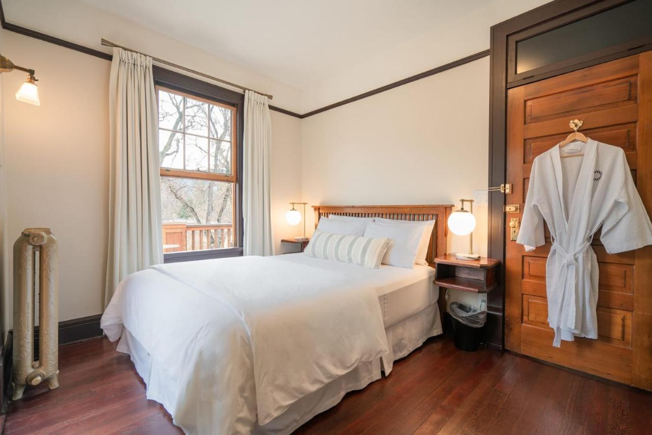 Naramata Inn 外观 照片
