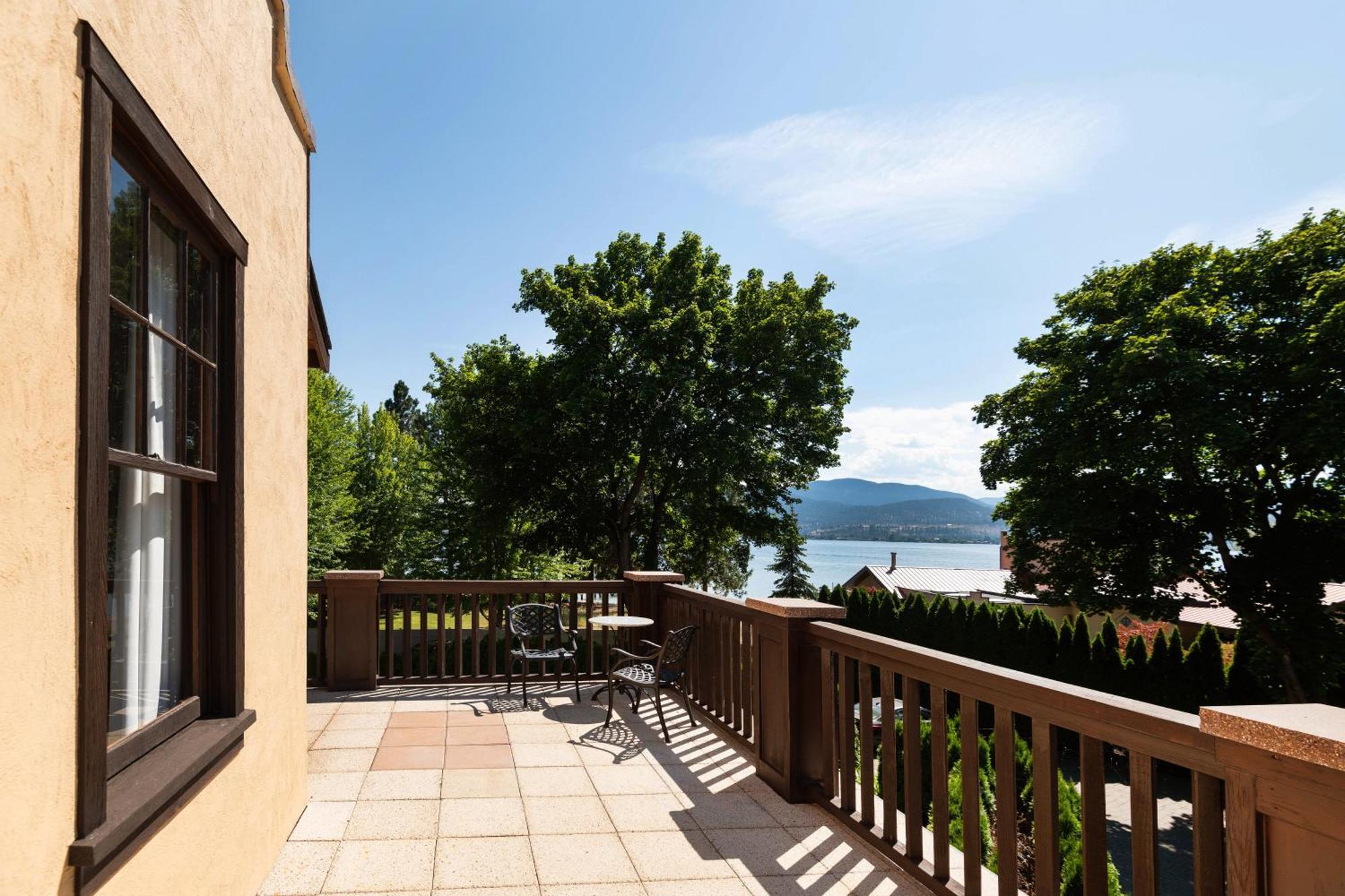 Naramata Inn 外观 照片